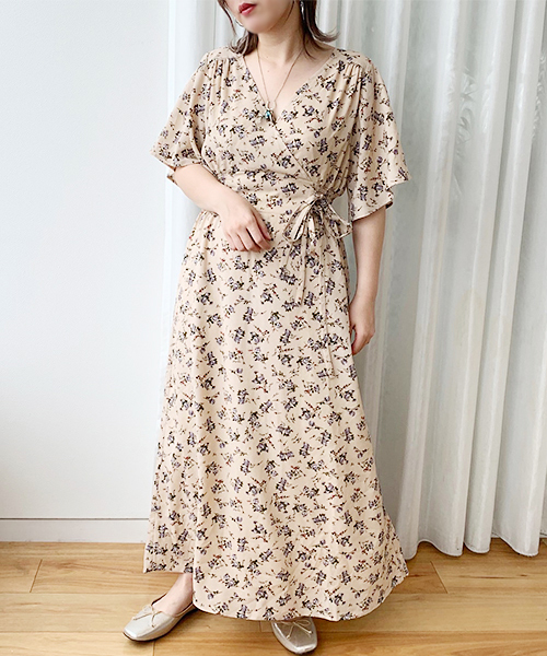 apres jour（アプレジュール）の「花柄カシュクールワンピース【ZOZOTOWN限定アイテム】（ワンピース・レディース・ブラック/ベージュ/モカ・フリー）」の22枚目の写真