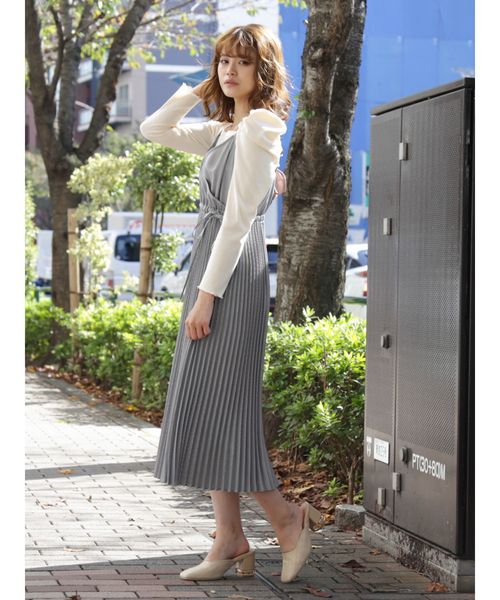 dazzlin(ダズリン)の「バックリボンパワショルトップス(Tシャツ/カットソー・レディース・オフホワイト/ブラック/ブルー/モカ・FREE)」の9枚目の写真