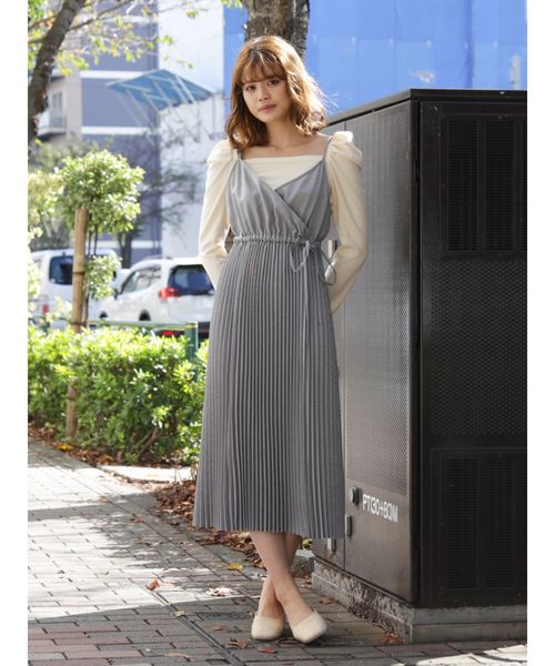 dazzlin(ダズリン)の「バックリボンパワショルトップス(Tシャツ/カットソー・レディース・オフホワイト/ブラック/ブルー/モカ・FREE)」の10枚目の写真