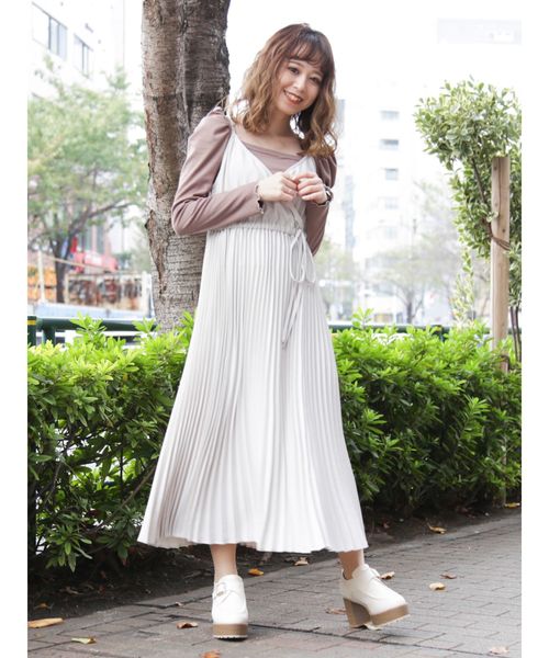 dazzlin(ダズリン)の「バックリボンパワショルトップス(Tシャツ/カットソー・レディース・オフホワイト/ブラック/ブルー/モカ・FREE)」の13枚目の写真