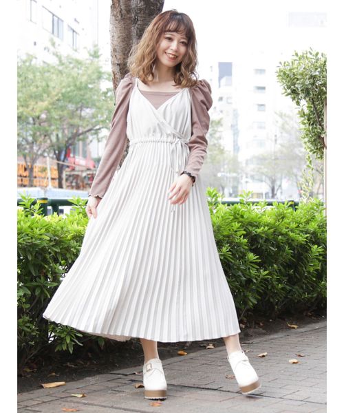 dazzlin(ダズリン)の「バックリボンパワショルトップス(Tシャツ/カットソー・レディース・オフホワイト/ブラック/ブルー/モカ・FREE)」の14枚目の写真