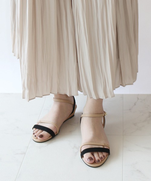 Fin（フィン）の「ダブルラインウエッジストラップサンダル（サンダル・レディース・ブラック/ベージュ/ネイビー/イエロー/グリーン/シルバー・22.5cm/23cm/23.5cm/24cm/24.5cm/25cm）」の14枚目の写真