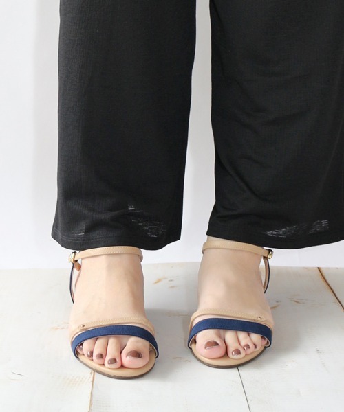 Fin（フィン）の「ダブルラインウエッジストラップサンダル（サンダル・レディース・ブラック/ベージュ/ネイビー/イエロー/グリーン/シルバー・22.5cm/23cm/23.5cm/24cm/24.5cm/25cm）」の19枚目の写真