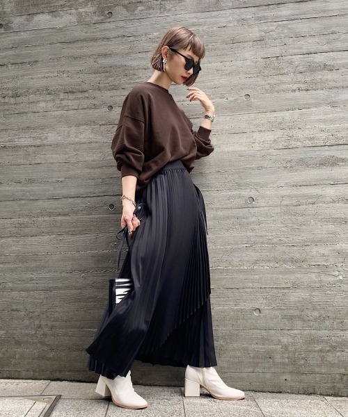 PAGEBOY（ページボーイ）の「バックオープンウラケプルオーバー(トレーナー/スウェット/裏毛)（スウェット・レディース・オフホワイト/ブラック/ダークブラウン/パープル・FREE）」の15枚目の写真