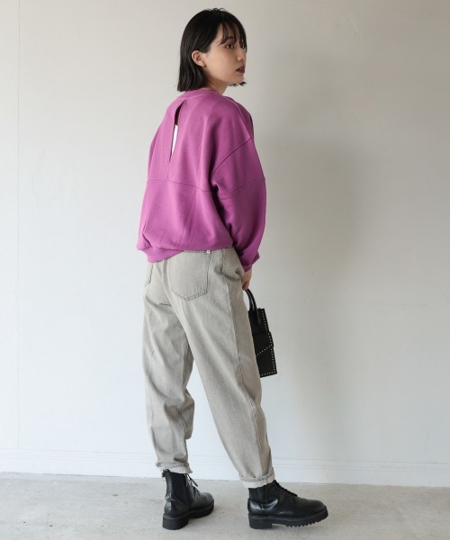 PAGEBOY（ページボーイ）の「バックオープンウラケプルオーバー(トレーナー/スウェット/裏毛)（スウェット・レディース・オフホワイト/ブラック/ダークブラウン/パープル・FREE）」の18枚目の写真