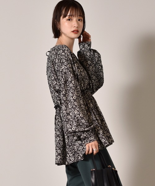 花柄 ボタニカル柄 リボンペプラムブラウス レトロ ヴィンテージ 日本製 紫 緑 ペプラム」に該当するシャツ/ブラウス（花柄・ボタニカル柄