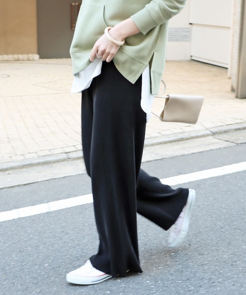 andme(アンドミー)の「プリーツワイドパンツ ウエストゴム(その他パンツ・レディース・ブラック/ブラウン/ブルー/グリーン/チャコールグレー/ライトブラウン・M)」の2枚目の写真