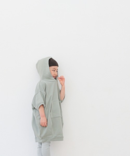 LOWRYS FARM（ローリーズファーム）の「ＢＩＧフーディーＳＳ　937772（パーカー・キッズ・グリーン/アイボリー/モカ・110/120/130/140/150）」の14枚目の写真