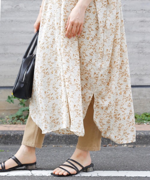 Crisp yours(クリスプユアーズ)の「フラワーリラックスワンピース(ワンピース・レディース・ホワイト/グレー・FREE)」の11枚目の写真