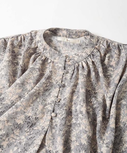 Crisp yours(クリスプユアーズ)の「フラワーリラックスワンピース(ワンピース・レディース・ホワイト/グレー・FREE)」の5枚目の写真