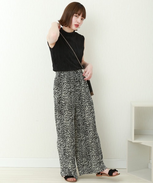 CHARM BERRY TIC(チャームベリーチック)の「総柄クリスタルプリーツパンツ(その他パンツ・レディース・ブラック系その他/ブラック系その他2・M)」の10枚目の写真