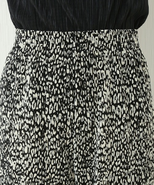 CHARM BERRY TIC(チャームベリーチック)の「総柄クリスタルプリーツパンツ(その他パンツ・レディース・ブラック系その他/ブラック系その他2・M)」の13枚目の写真