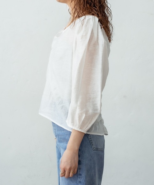 mystic（ミスティック）の「シアーギャザー使いブラウス（シャツ/ブラウス・レディース・ブラック/ベージュ/オフホワイト・FREE）」の14枚目の写真