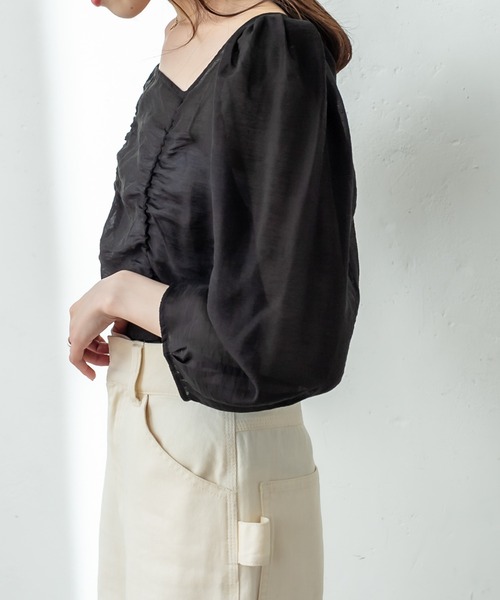 mystic（ミスティック）の「シアーギャザー使いブラウス（シャツ/ブラウス・レディース・ブラック/ベージュ/オフホワイト・FREE）」の6枚目の写真