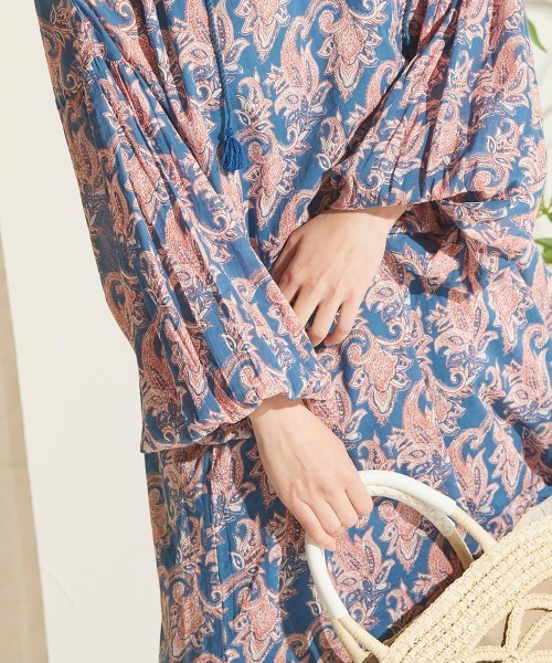 LIPSTAR（リップスター）の「ペイズリー柄ワンピース（ワンピース・レディース・ブルー系その他/ベージュ系その他・M）」の9枚目の写真