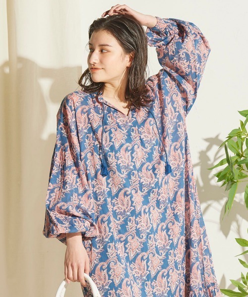 LIPSTAR（リップスター）の「ペイズリー柄ワンピース（ワンピース・レディース・ブルー系その他/ベージュ系その他・M）」の6枚目の写真