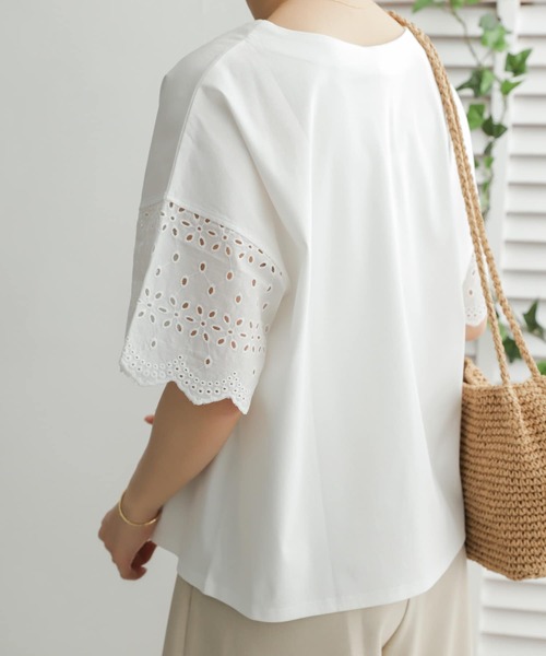 URBAN RESEARCH DOORS（アーバンリサーチドアーズ）の「レーススリーブプルオーバー（Tシャツ/カットソー・レディース・ブラック/オフホワイト・ONE）」の5枚目の写真