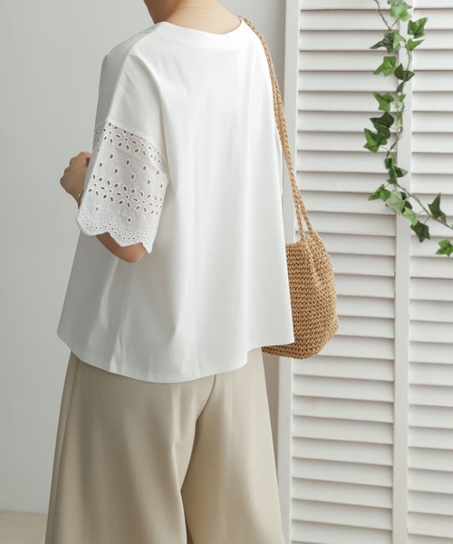 URBAN RESEARCH DOORS（アーバンリサーチドアーズ）の「レーススリーブプルオーバー（Tシャツ/カットソー・レディース・ブラック/オフホワイト・ONE）」の4枚目の写真