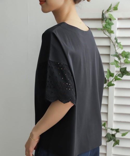 URBAN RESEARCH DOORS（アーバンリサーチドアーズ）の「レーススリーブプルオーバー（Tシャツ/カットソー・レディース・ブラック/オフホワイト・ONE）」の12枚目の写真