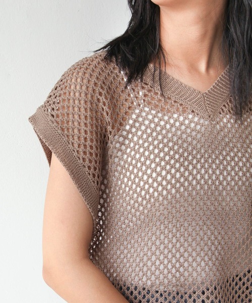 Chillfar（チルファー）の「ざっくり2wayニットベスト（ベスト・レディース・ブラック/アイボリー/カーキブラウン/ライトイエロー/グレイッシュベージュ・FREE）」の19枚目の写真