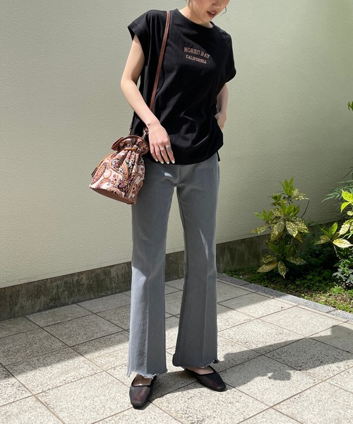 CAPRICIEUX LE'MAGE(カプリシューレマージュ)の「USコットンMORROBAY Tシャツ(Tシャツ/カットソー・レディース・オフホワイト/ブラック/カーキ・FREE)」の19枚目の写真