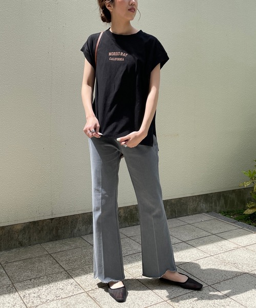 CAPRICIEUX LE'MAGE(カプリシューレマージュ)の「USコットンMORROBAY Tシャツ(Tシャツ/カットソー・レディース・オフホワイト/ブラック/カーキ・FREE)」の20枚目の写真