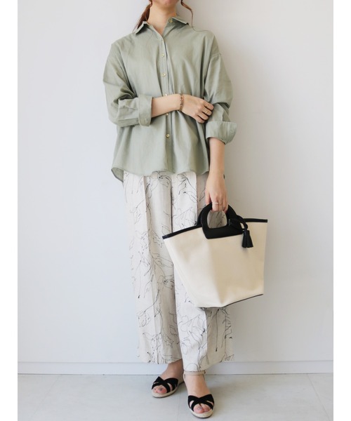 Te chichi(テチチ)の「綿麻2WAYカシュクールBIGシャツ(シャツ/ブラウス・レディース・モカ/カーキ/オフホワイト・フリ-)」の21枚目の写真