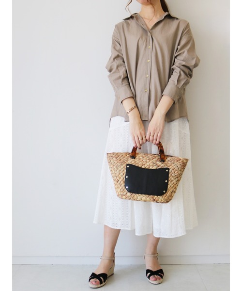 Te chichi(テチチ)の「綿麻2WAYカシュクールBIGシャツ(シャツ/ブラウス・レディース・モカ/カーキ/オフホワイト・フリ-)」の22枚目の写真