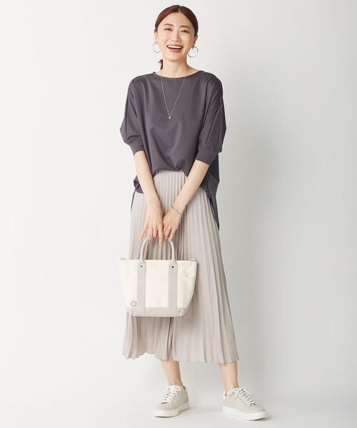 J.PRESS Ladies（J.プレス レディス）の「【洗える】EKIAN ポンチジャージー カットソー（Tシャツ/カットソー・レディース・グレー系/ネイビー系/ワイン系/スモーキーグリーン系・SMALL）」の5枚目の写真