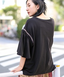 袖ライン刺繍トップス