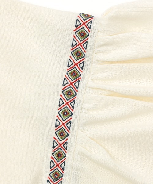 チチカカ（チチカカ）の「袖ライン刺繍トップス（Tシャツ/カットソー・レディース・ブラック/オフホワイト/カーキ・FREE）」の5枚目の写真