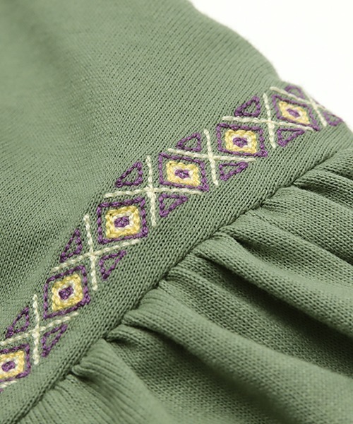 チチカカ（チチカカ）の「袖ライン刺繍トップス（Tシャツ/カットソー・レディース・ブラック/オフホワイト/カーキ・FREE）」の10枚目の写真