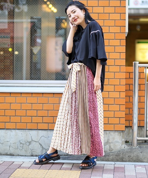 チチカカ（チチカカ）の「袖ライン刺繍トップス（Tシャツ/カットソー・レディース・ブラック/オフホワイト/カーキ・FREE）」の13枚目の写真