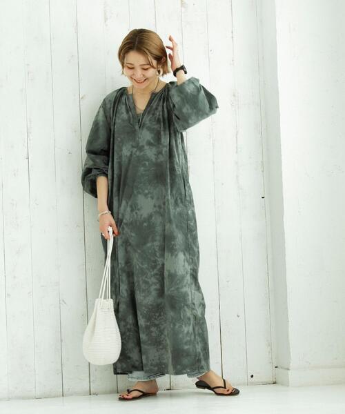 coen(コーエン)の「タイダイ染めロングワンピース(ワンピース・レディース・ダークグレー/ベージュ・FREE)」の6枚目の写真
