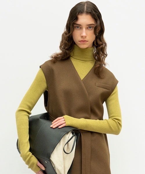Mila Owen（ミラオーウェン）の「タートルネックリブニット（ニット/セーター・レディース・グレー/アイボリー/ブルー/ライム/ブラック/その他/ラベンダー・1/0）」の4枚目の写真