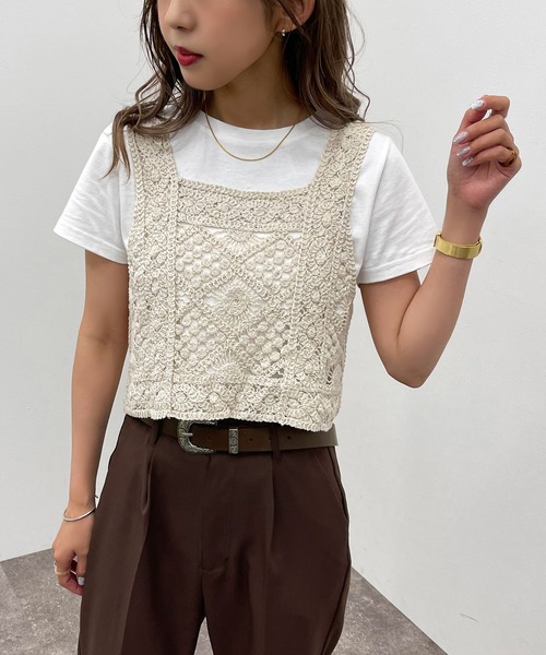 apres jour mignon(アプレジュールミニョン)の「かぎ針ライクビスチェ【ZOZOTOWN限定アイテム】(ベスト・レディース・ナチュラル/ブラック/オレンジ/グリーン・フリー)」の2枚目の写真