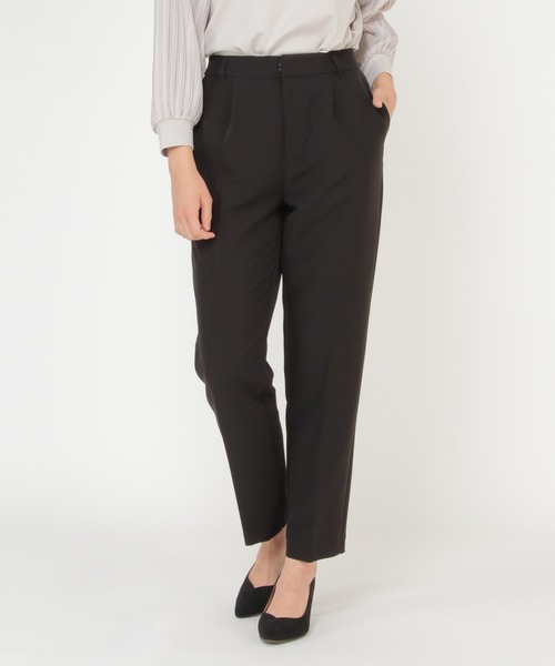 IKKA LOUNGE(イッカラウンジ)の「テーパードパンツ2(セットアップ)(スラックス・レディース・ブラック/ベージュ・M/L)」の2枚目の写真