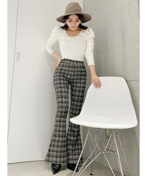 GYDA(ジェイダ)の「パフスリーブ TOPS(Tシャツ/カットソー・レディース・オフホワイト/ブラック・FREE)」の22枚目の写真