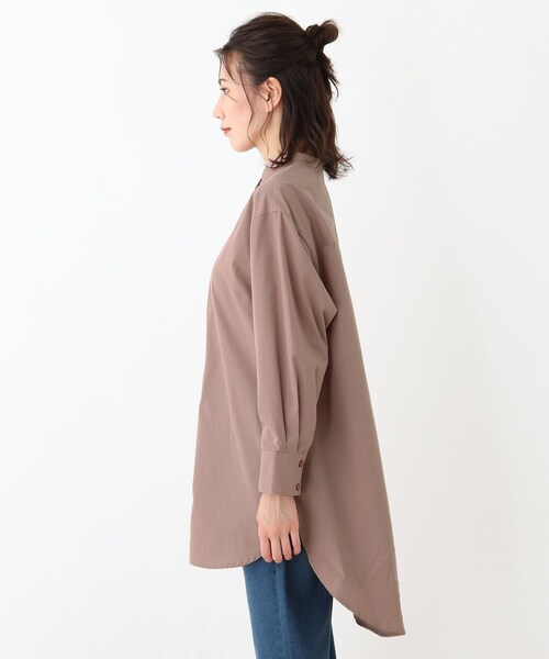 SHOO・LA・RUE(シューラルー)の「◆シンプルバンドカラーシャツ(シャツ/ブラウス・レディース・ダークブラウン/ライトベージュ/ホワイト系/ピンク系・02/03/04)」の6枚目の写真