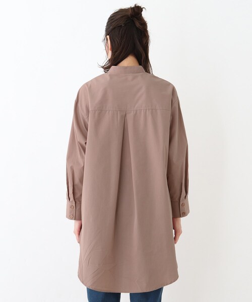 SHOO・LA・RUE(シューラルー)の「◆シンプルバンドカラーシャツ(シャツ/ブラウス・レディース・ダークブラウン/ライトベージュ/ホワイト系/ピンク系・02/03/04)」の7枚目の写真