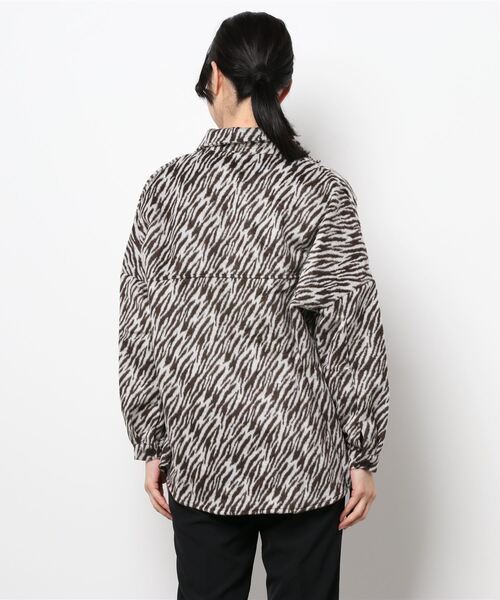 ANAP(アナップ)の「ゼブラオーバーシャツジャケット(カバーオール・レディース・ブラック/ブラウン・FREE)」の3枚目の写真