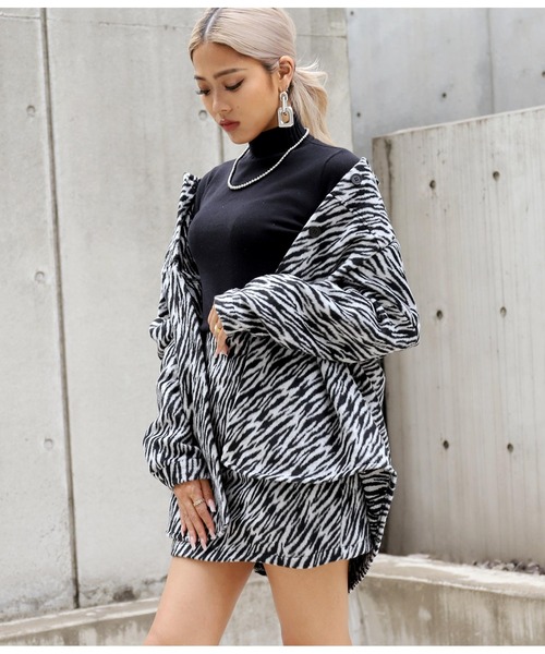 ANAP(アナップ)の「ゼブラオーバーシャツジャケット(カバーオール・レディース・ブラック/ブラウン・FREE)」の2枚目の写真