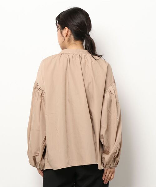 toucher du brise(トゥシェドブリーズ)の「【yumi. コラボ ボリュームスリーブが可愛い】パフスリーブブラウス(シャツ/ブラウス・レディース・ベージュ/オフホワイト/ブラウン/カーキ/ピンク/クリーム・S/M)」の21枚目の写真