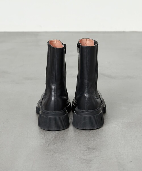 Firsthand（ファーストハンド）の「Firsthand/ファーストハンド ATELIER BRUGGE / アトリエブルージュ サイドゴアショートブーツ（ブーツ・レディース・ブラック・M/L/S）」の5枚目の写真