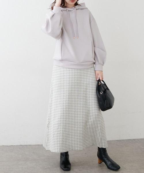 natural couture（ナチュラルクチュール）の「千鳥格子ダブルジャガードニットスカート（スカート・レディース・ネイビー/ブラウン/グレー・FREE）」の13枚目の写真