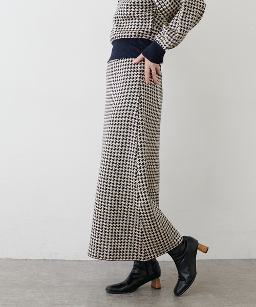 natural couture（ナチュラルクチュール）の「千鳥格子ダブルジャガードニットスカート（スカート・レディース・ネイビー/ブラウン/グレー・FREE）」の17枚目の写真