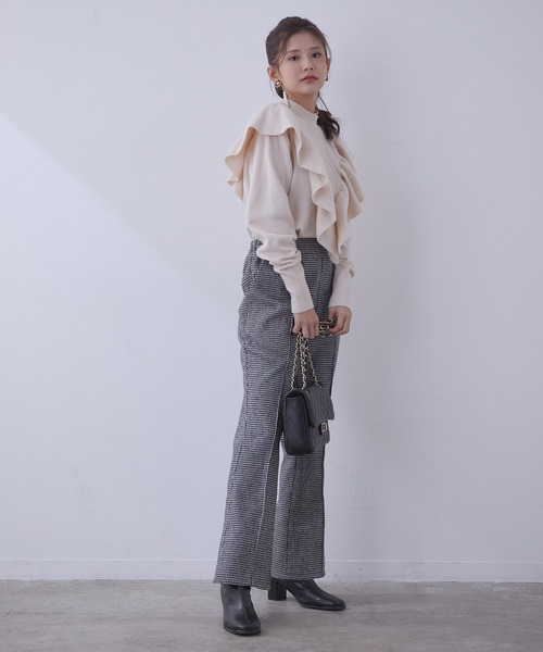 vis-`a-vis（ビサビ）の「【WEB限定】魅せるフリルニットプルオーバー（ニット/セーター・レディース・ブラック/グレー/キナリ/ピンク系その他2・FREE）」の6枚目の写真