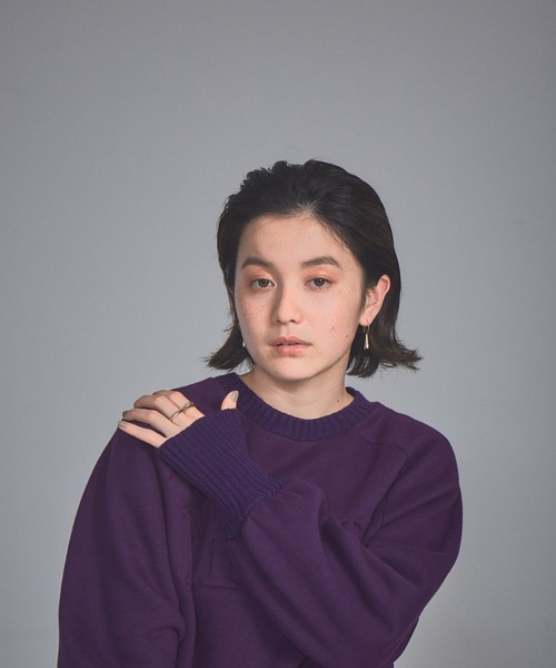 NOMINE(ノミネ)の「エンボス加工ロゴ裏起毛リブニットスウェット(スウェット・レディース・オフホワイト/パープル/チャコールグレー/グリーン・フリー)」の1枚目の写真