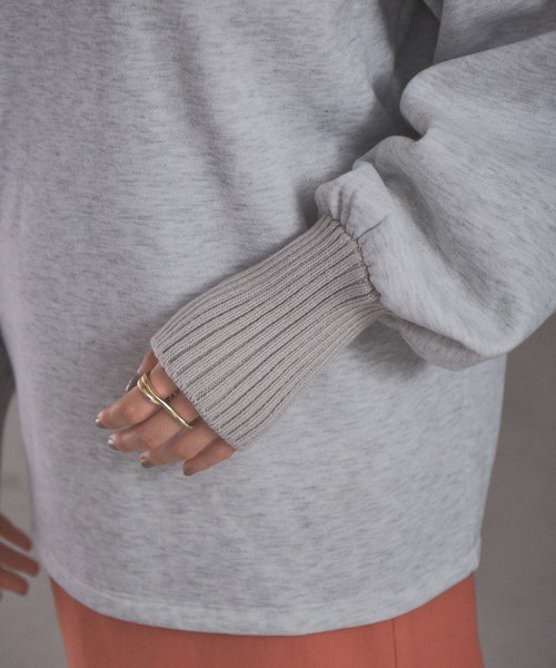 NOMINE(ノミネ)の「エンボス加工ロゴ裏起毛リブニットスウェット(スウェット・レディース・オフホワイト/パープル/チャコールグレー/グリーン・フリー)」の12枚目の写真