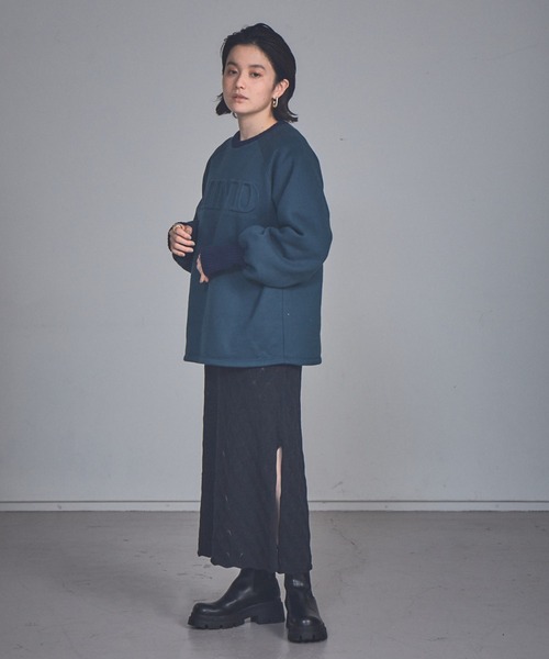 NOMINE(ノミネ)の「エンボス加工ロゴ裏起毛リブニットスウェット(スウェット・レディース・オフホワイト/パープル/チャコールグレー/グリーン・フリー)」の17枚目の写真